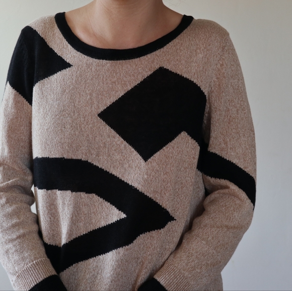 NIC+ZOE Asymmetrical Longsleeve Top Gold & Black - Picture 2 of 7